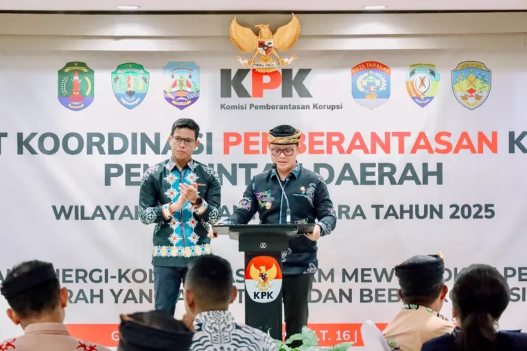 Kemarin, saya berkesempatan hadir dalam Rapat Koordinasi Pemberantasan Korupsi Pemerintah Daera