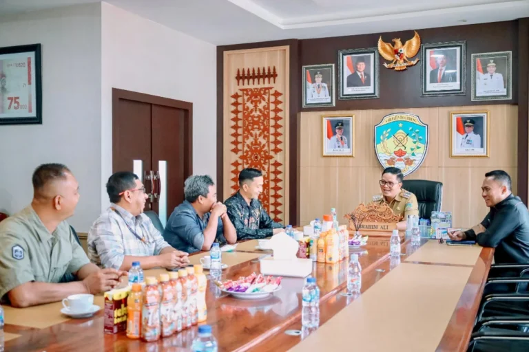 Saya menerima kunjungan silaturahmi dari Kepala-Manager PT. Anugerah Kembang Sawit Sejahtera (A